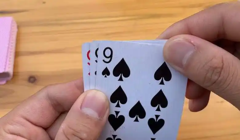 双人扑克牌游戏_德州扑克双人玩法_德州扑克起手牌选择